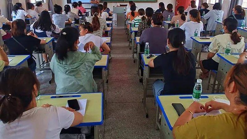 成人高考学历，通往公务员之路的敲门砖