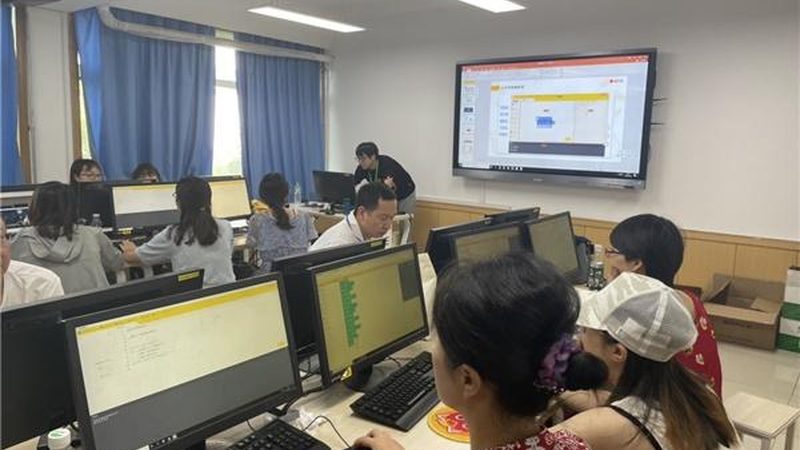 师资力量是衡量在线英语教育平台的重要指标。以下是一些判断标准：